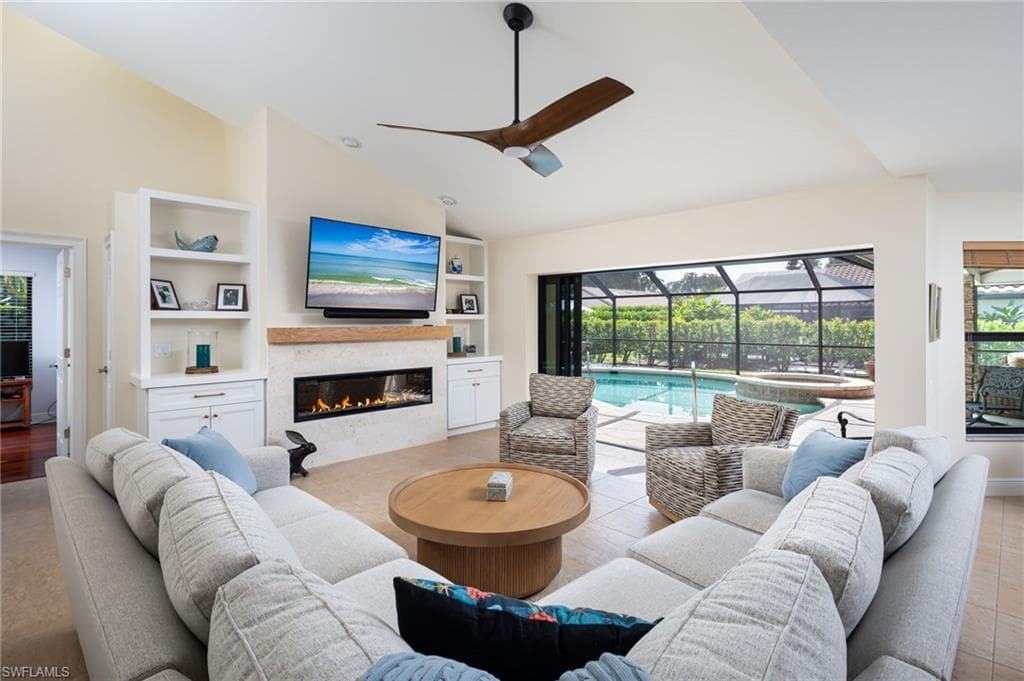 196 Monterey DR-10