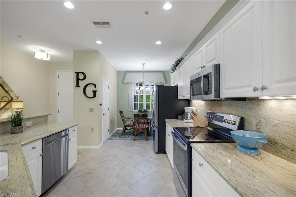 4864 Hampshire CT 203-7