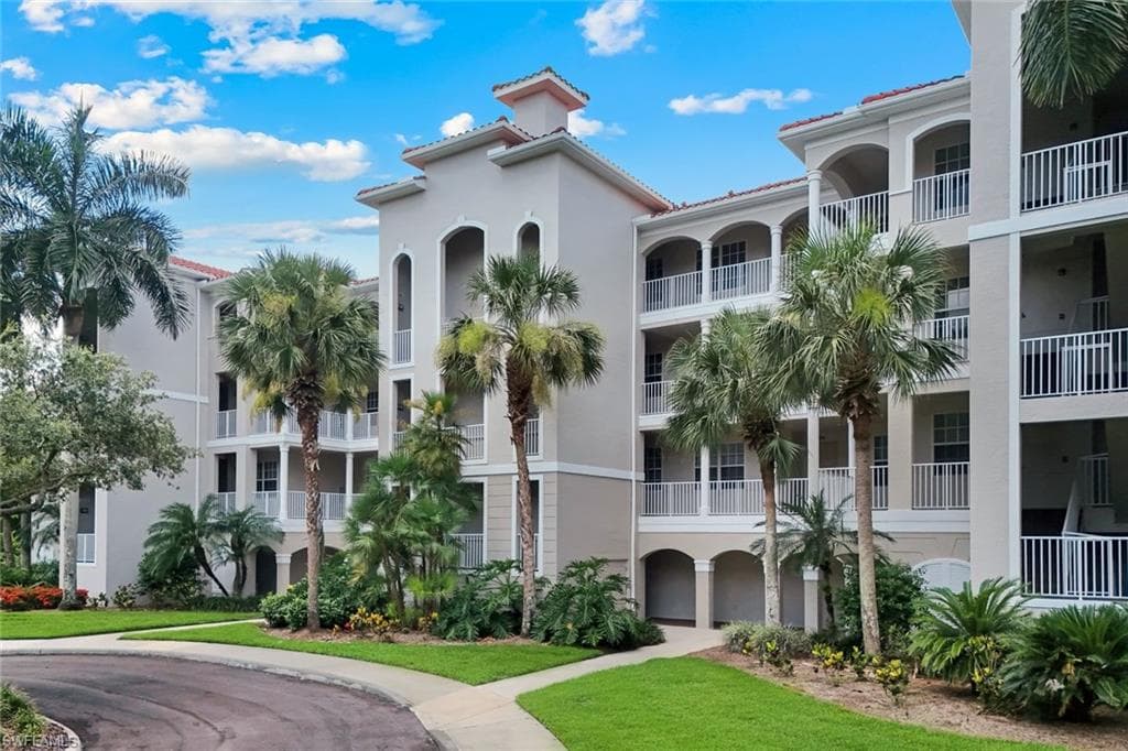 4864 Hampshire CT 203-1