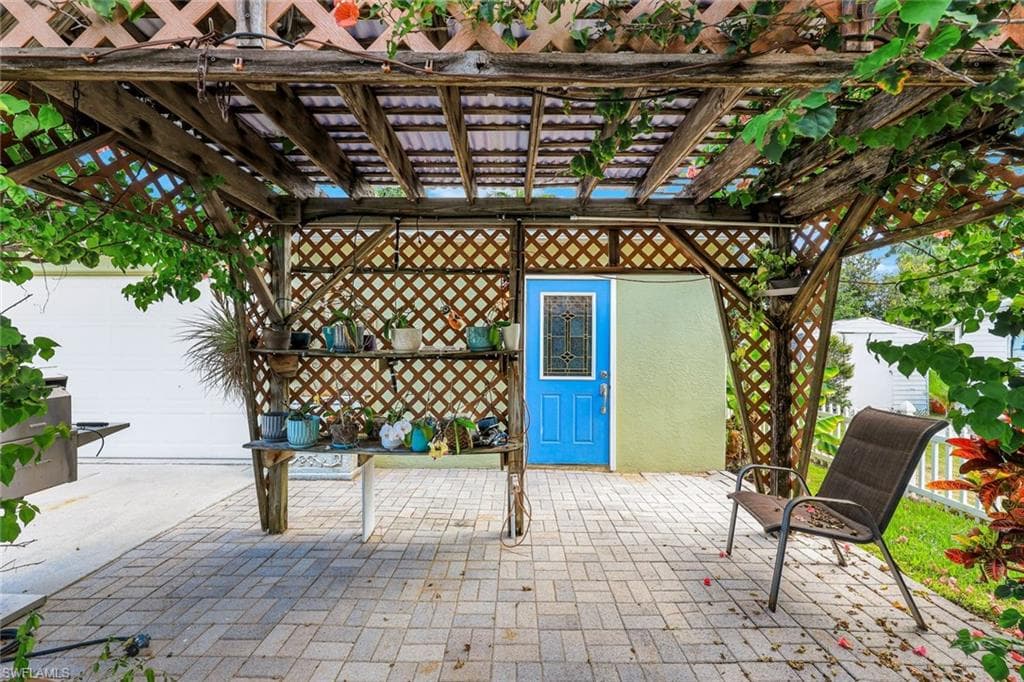 2385 Sunset AVE-11