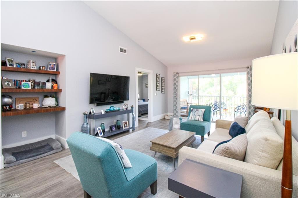225 Robin Hood CIR 203-17