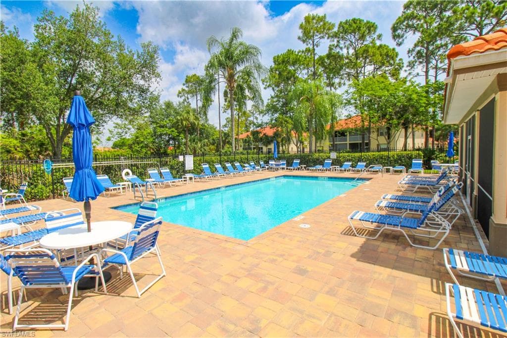 225 Robin Hood CIR 203-49