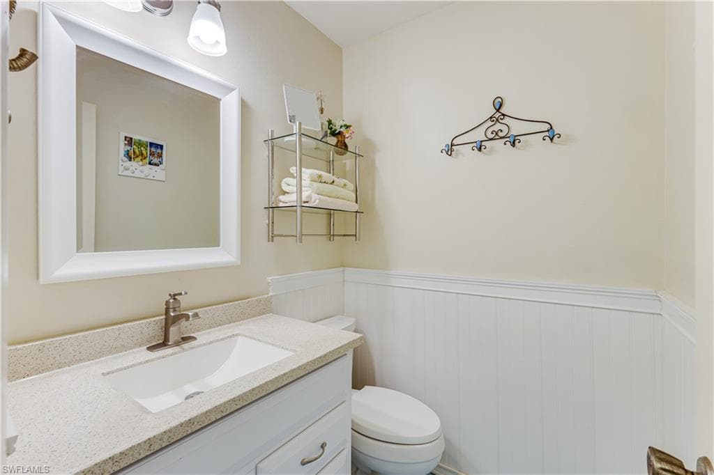 7079 Cedarhurst DR-23