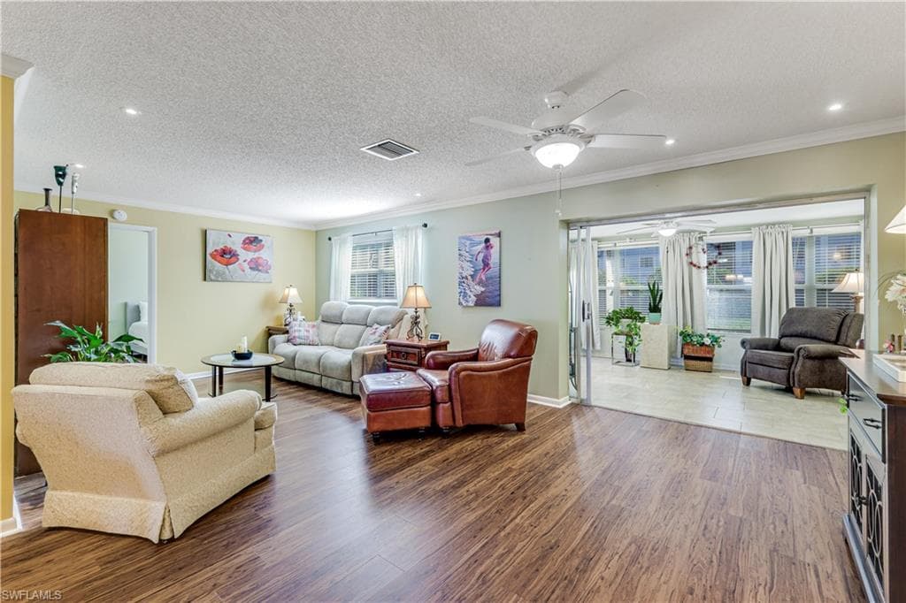 7079 Cedarhurst DR-6