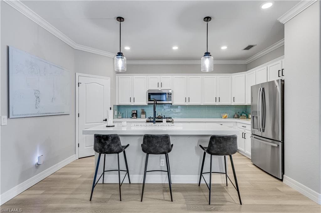 4331 Raffia Palm CIR-3