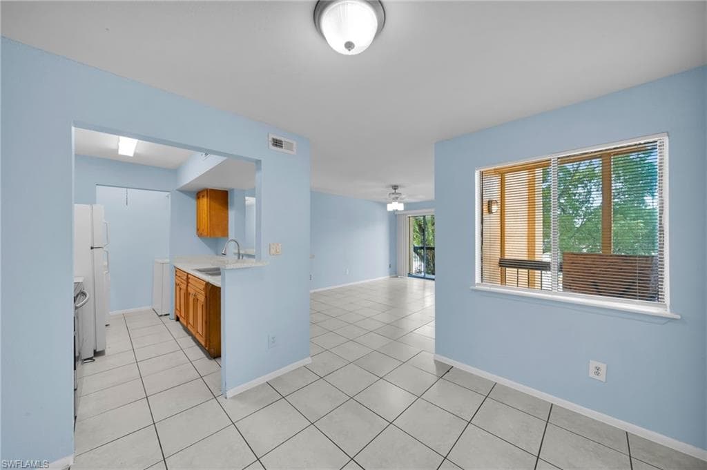 2885 Winkler AVE 612-6