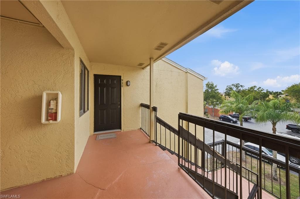2925 Winkler AVE 920-5