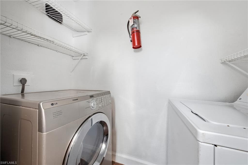 2925 Winkler AVE 920-20