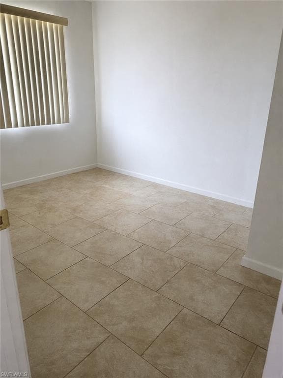 3502 Seminole AVE-8