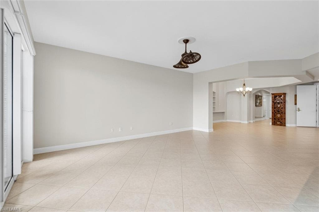 6081 Silver King BLVD 202-4