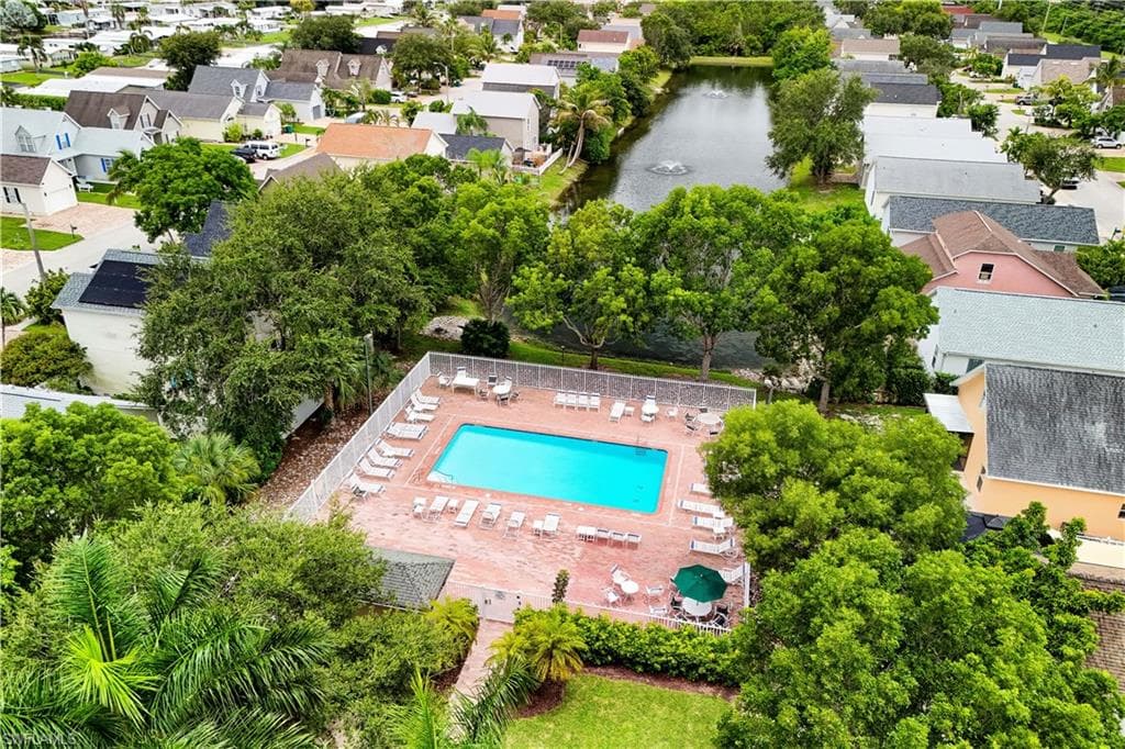 434 Leawood CIR-32