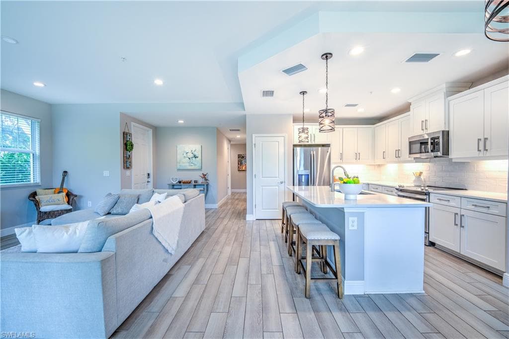 2626 Seychelles CIR 1404-9
