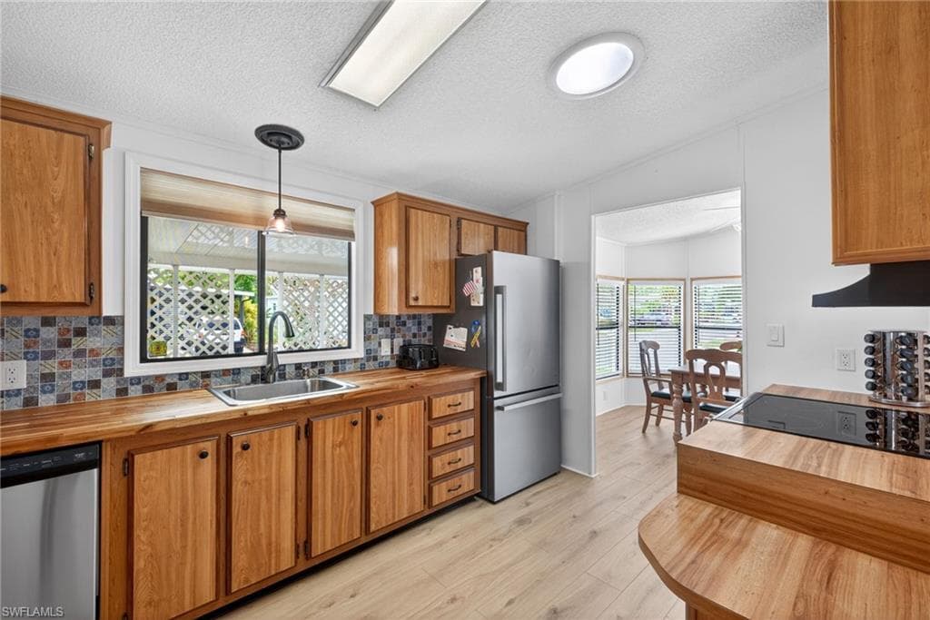95 Oceans BLVD-14