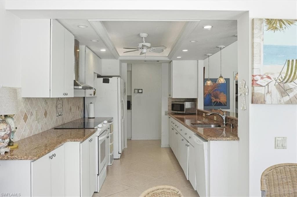 3852 Essex PL-12
