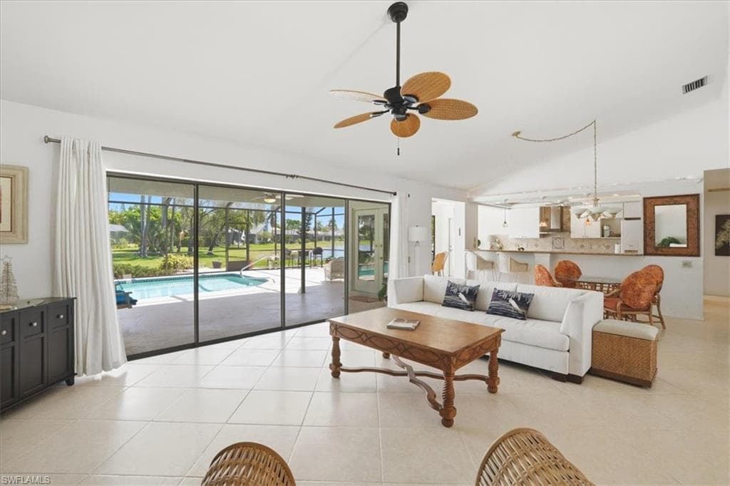 3852 Essex PL-5