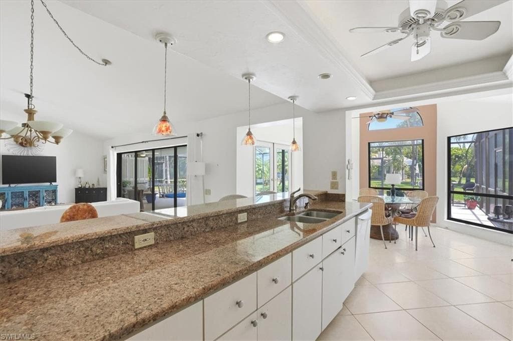 3852 Essex PL-14