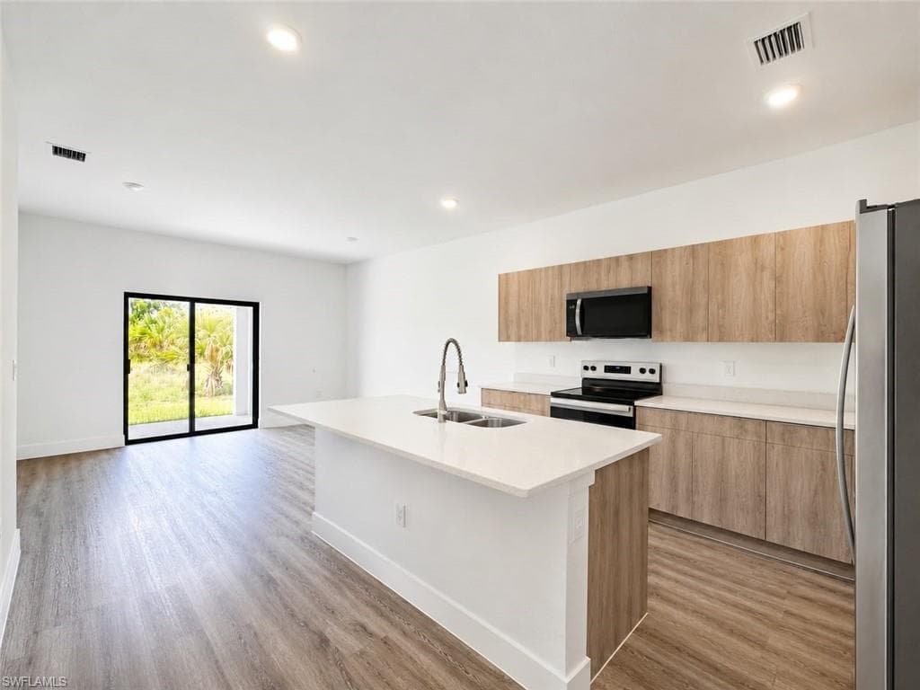 1258 MILWAUKEE BLVD-2