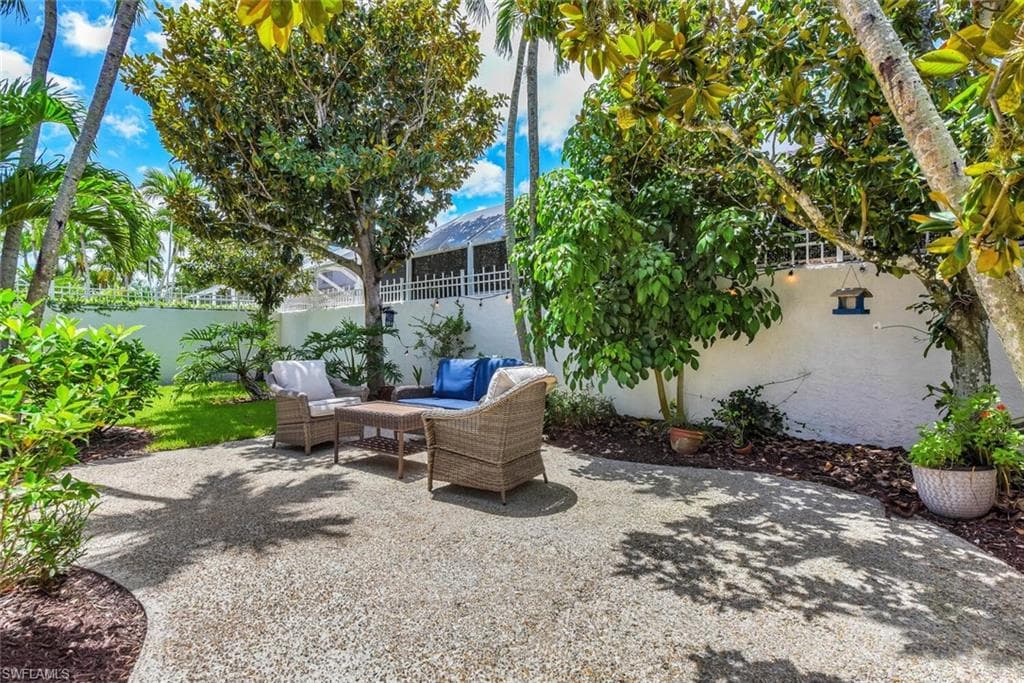 2124 Paget CIR 1-21
