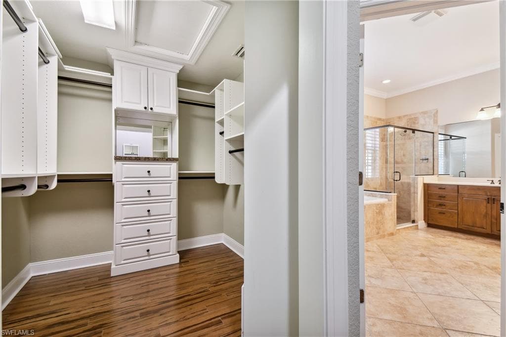 5742 Calmar Breeze LN-23