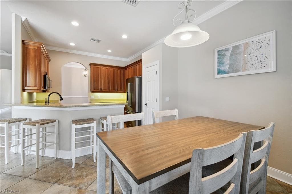 5742 Calmar Breeze LN-17