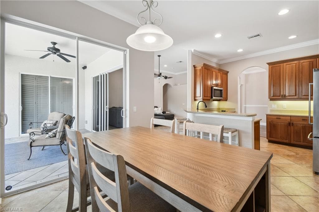 5742 Calmar Breeze LN-18