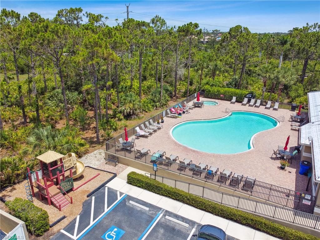 5742 Calmar Breeze LN-44