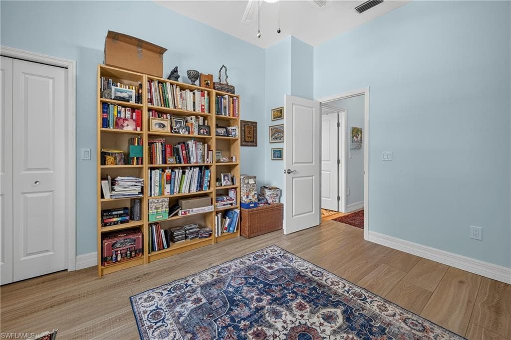 205 2nd ST-22
