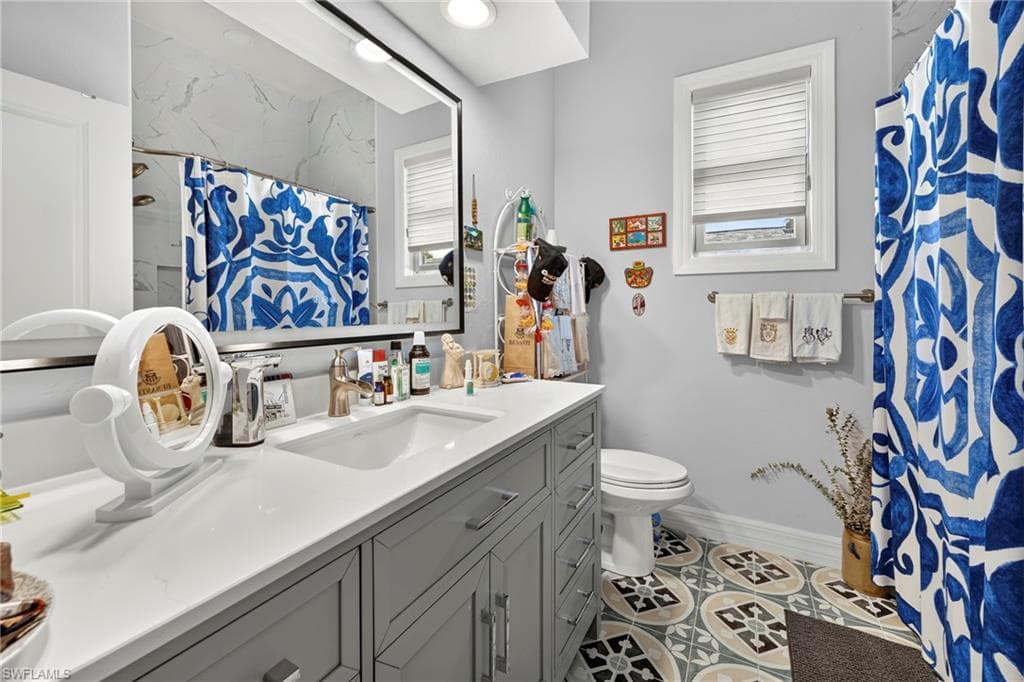 205 2nd ST-20