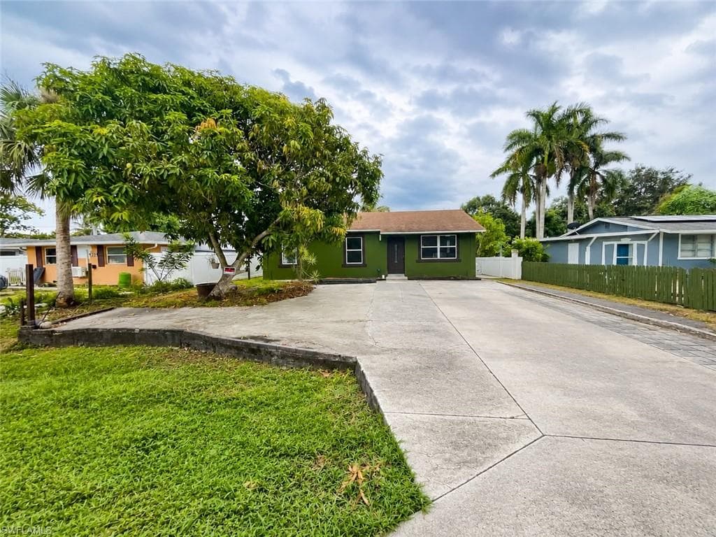5370 Holland ST-2