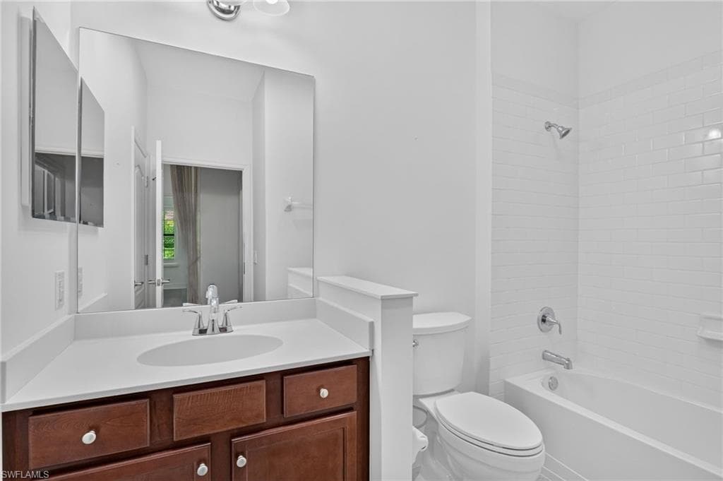 21567 Cascina DR-22
