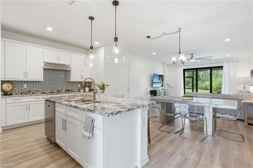 13081 Pembroke DR-20