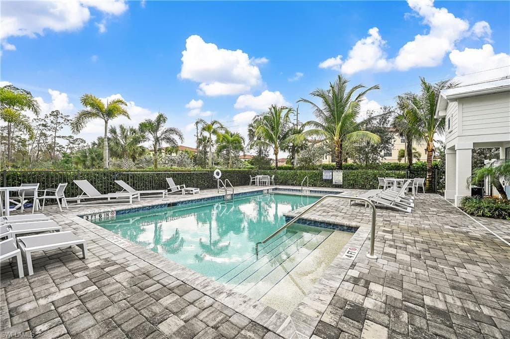 13081 Pembroke DR-14