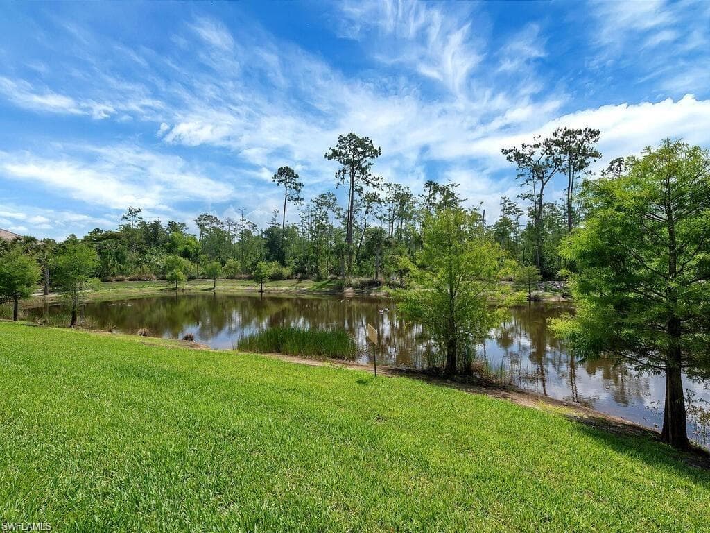 13081 Pembroke DR-4
