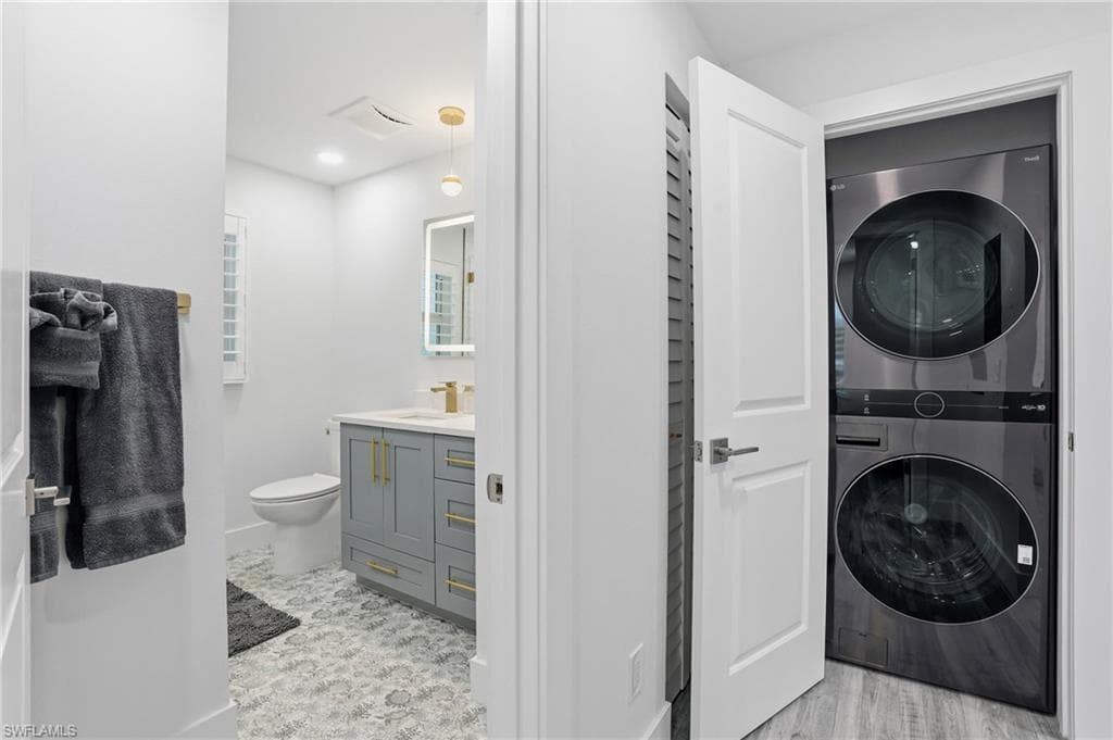 270 Dundee RD-32