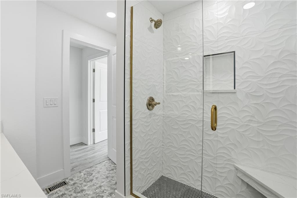 270 Dundee RD-31