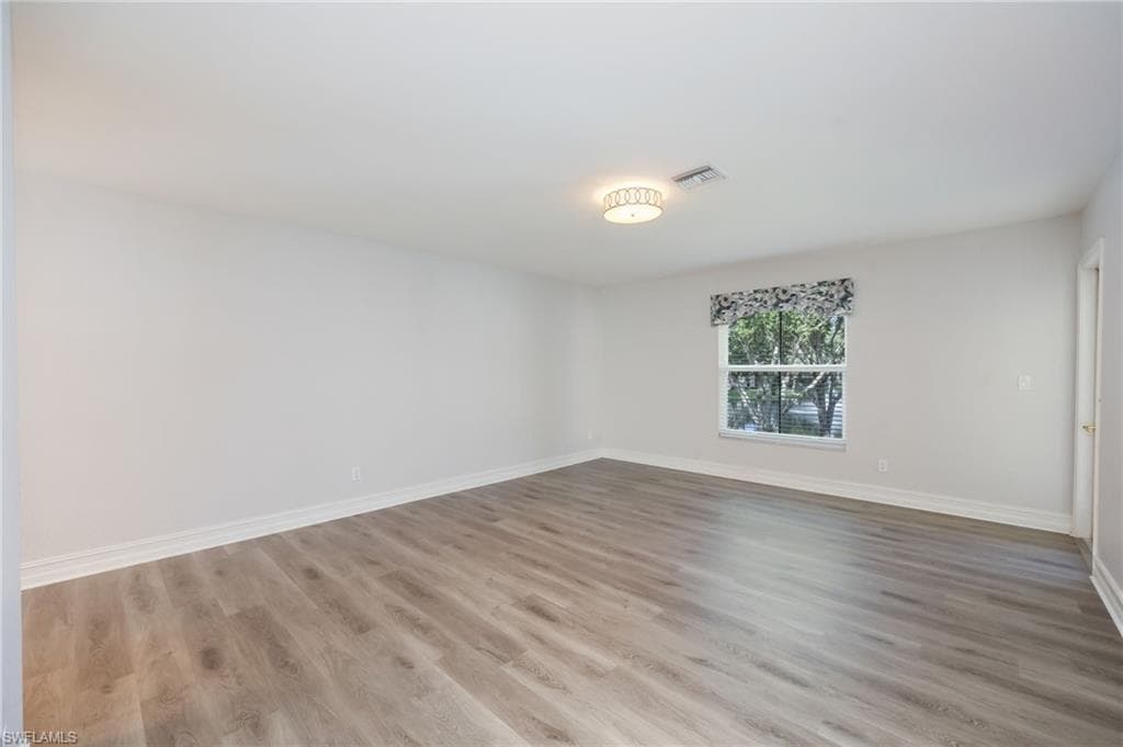 300 Diamond CIR 308-13