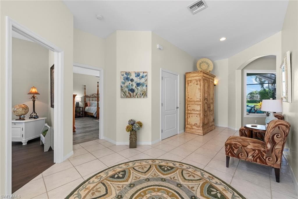 8951 Abbotsford TER-3