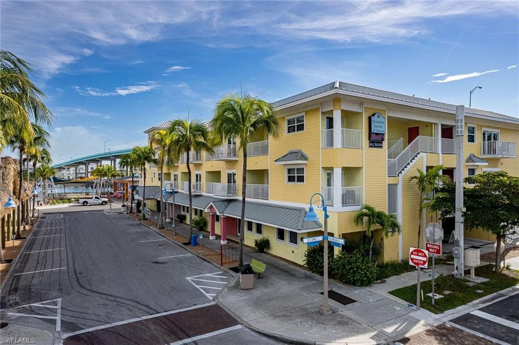 450 Old San Carlos BLVD 303-1