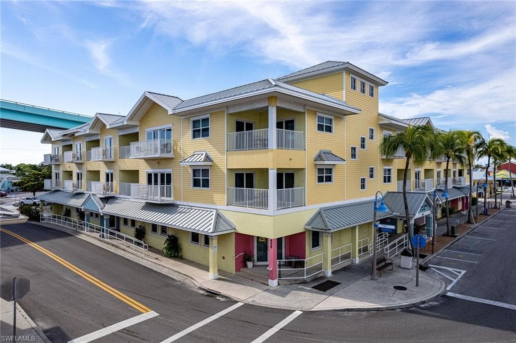 450 Old San Carlos BLVD 303-30