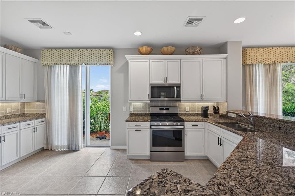 9311 Trieste DR-6