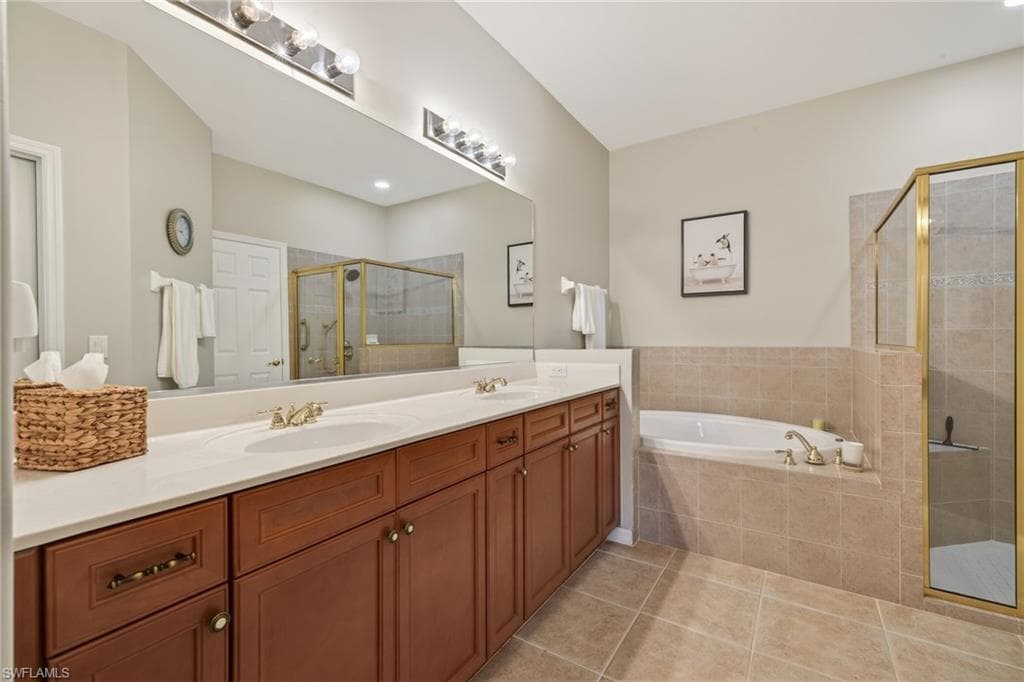 9311 Trieste DR-20