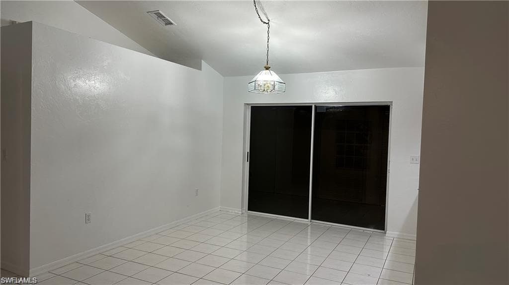 701 Arianne CT-7