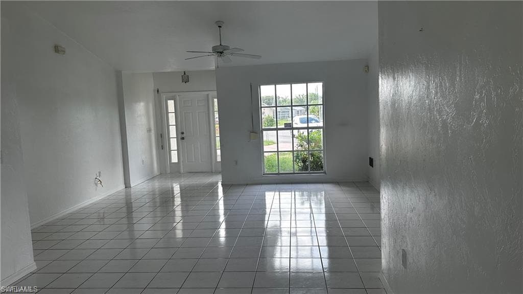 701 Arianne CT-3