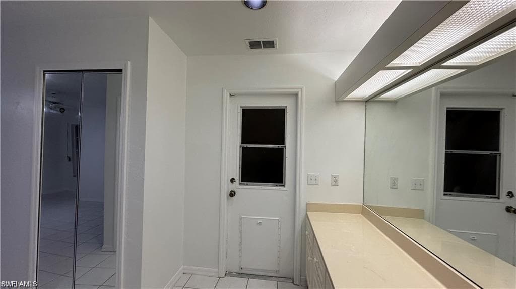 701 Arianne CT-18