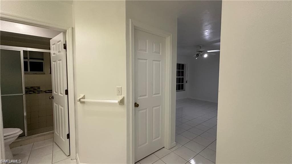 701 Arianne CT-11
