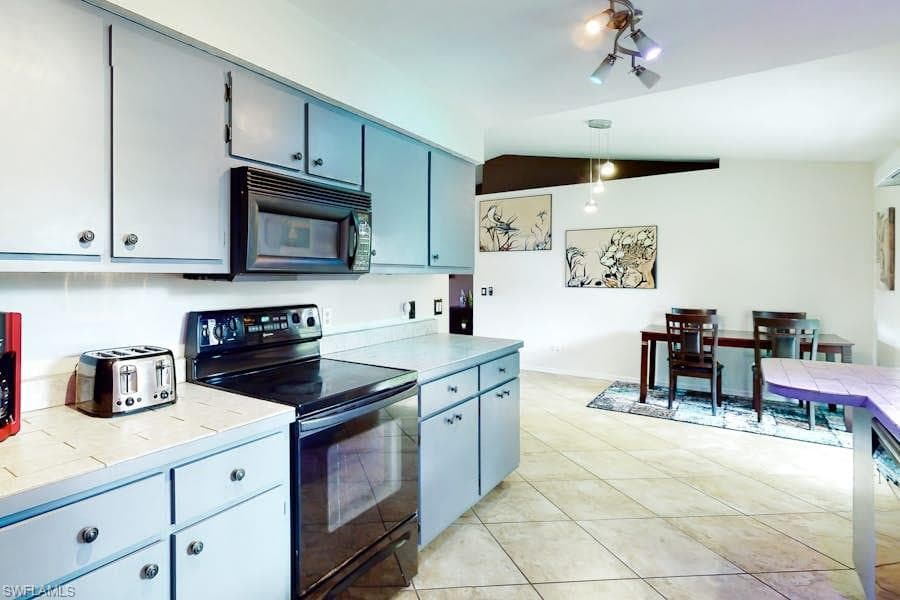 18401 Huckleberry RD-10