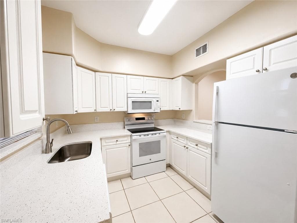 4110 Castilla CIR 105-5
