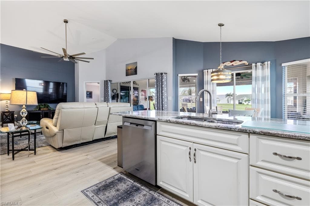 17761 Pineapple Palm CT-35