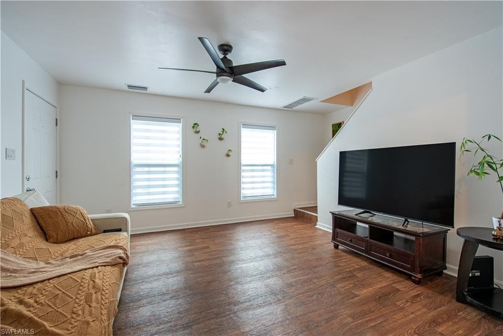 481 Leawood CIR-10