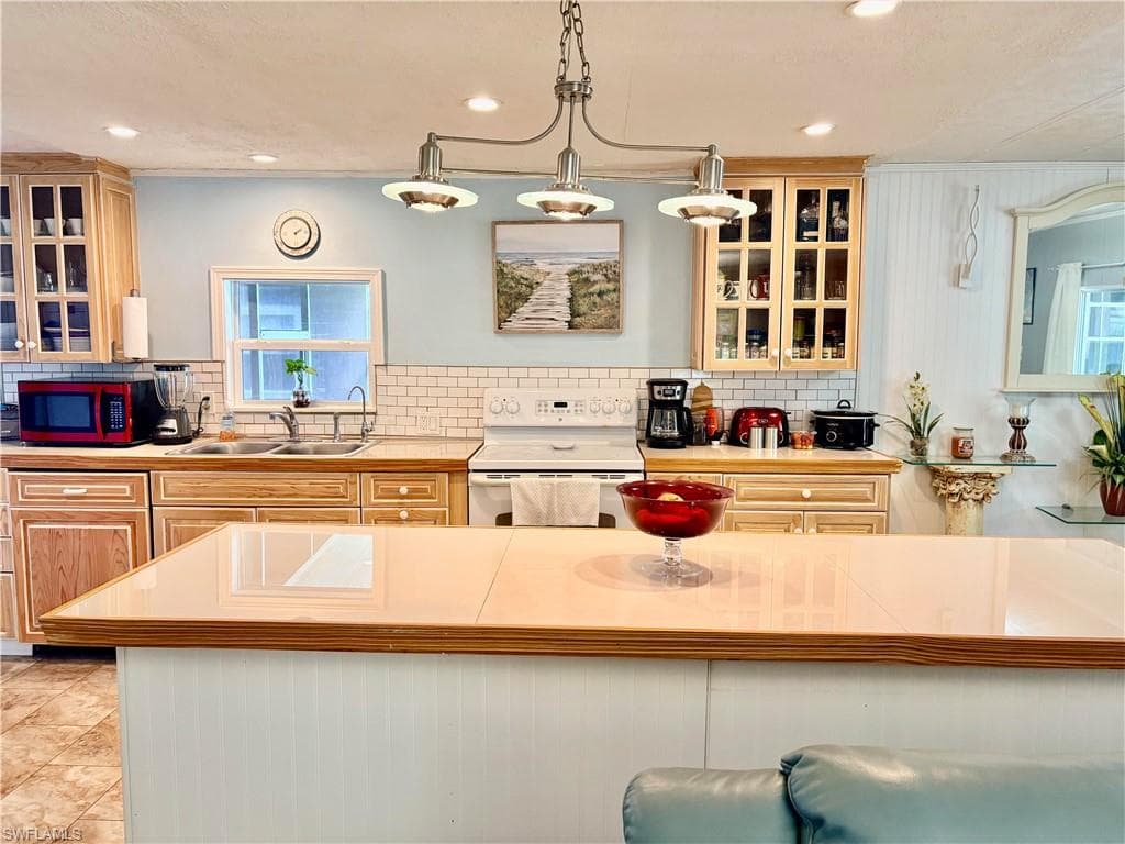 2777 Indianwood DR-7